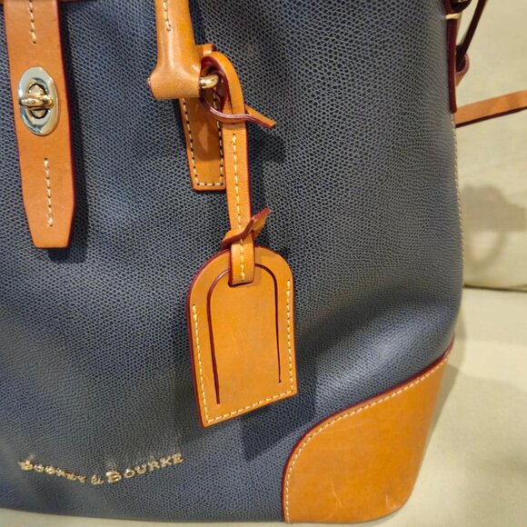 Dooney & Bourke Gray Large Shelby Shopper - Picture 2 of 16